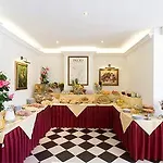 Palazzo Dei Priori Hotel 4*