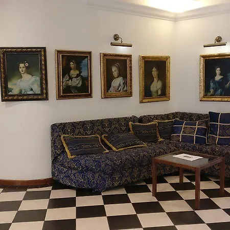 Palazzo Dei Priori Hotel